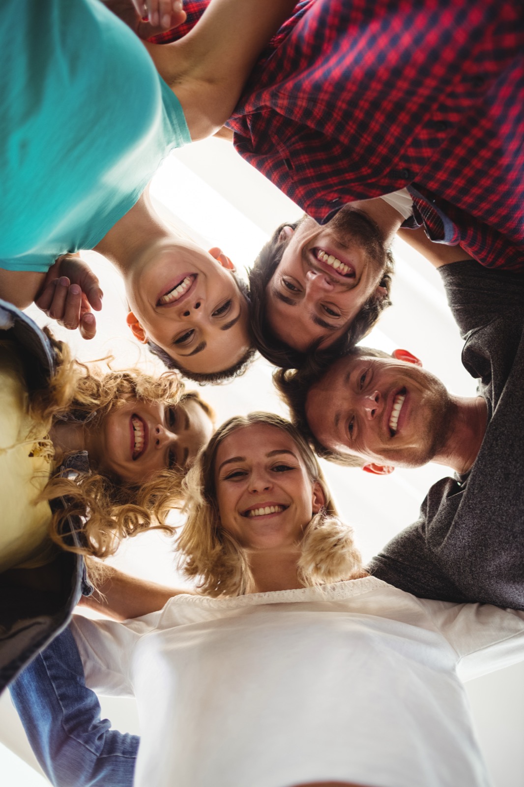 Equipo de DiverConecta trabajando en equipo